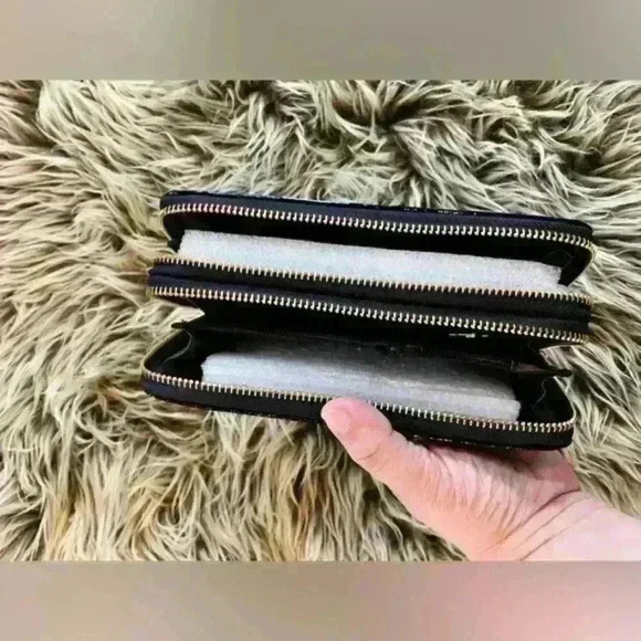 Textured Floral Back Wallet - Picture 5 of 6